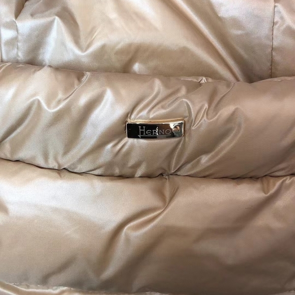 Herno Ultralight Nylon hooded down jacket - Picture 12 of 13